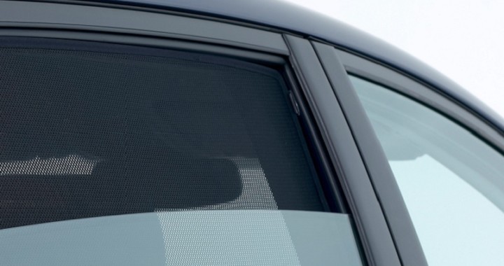 Car sun shades or UV Heat Shield